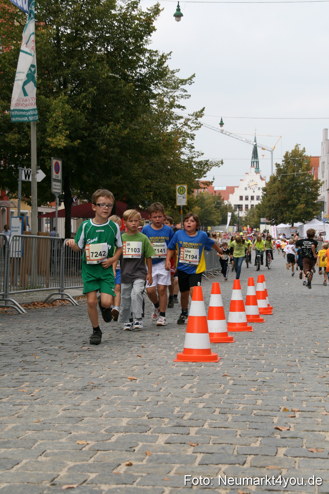 0143 Stadtlauf Neumarkt Bambinilaeufe 200909